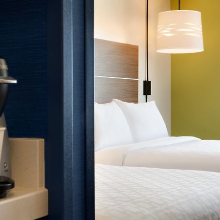Holiday Inn Express Williamsburg By Ihg Bagian luar foto
